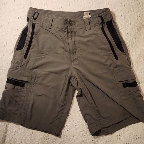 Men's LL Bean Shorts Size 32W - Picture 1 of 5